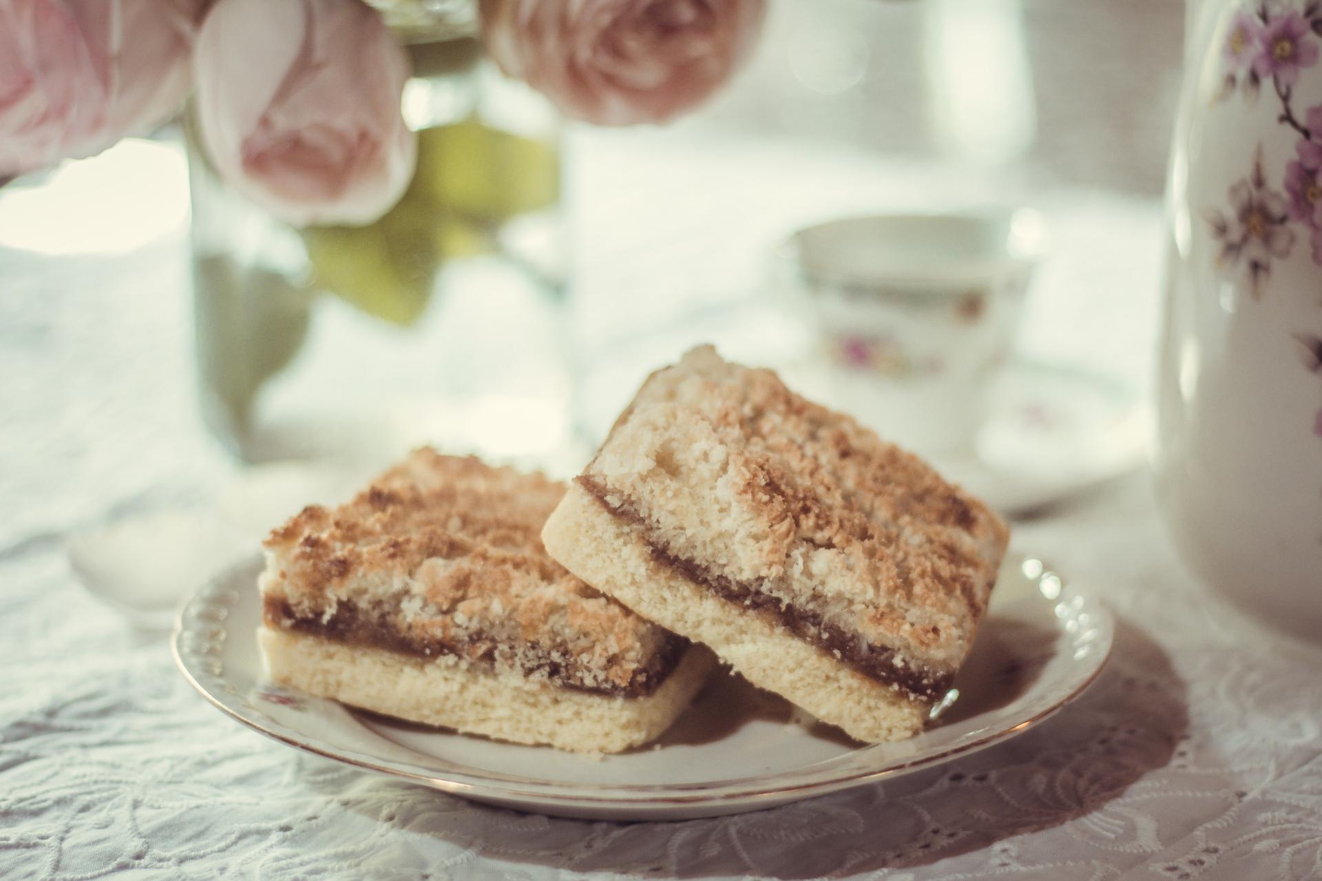 cuadrado de coco y dulce de leche