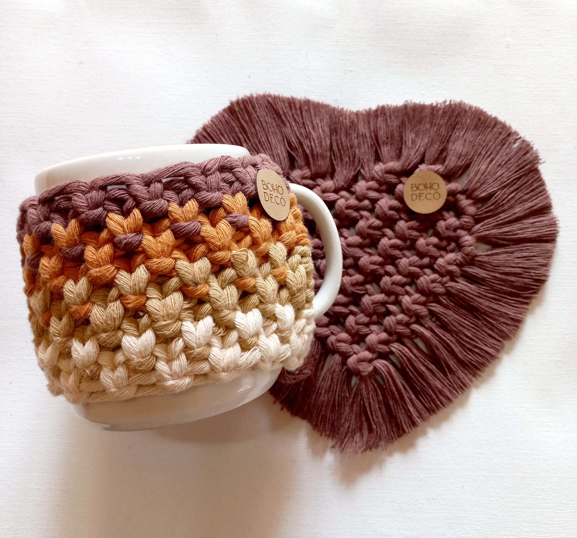 Kit taza con funda y posa taza.